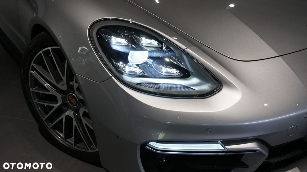 Porsche Panamera GTS Sport Turismo - 11