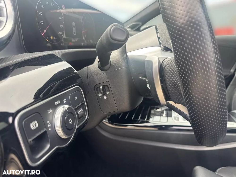 Mercedes-Benz A 220 Sedan 4Matic MHEV 8G-DCT - 18