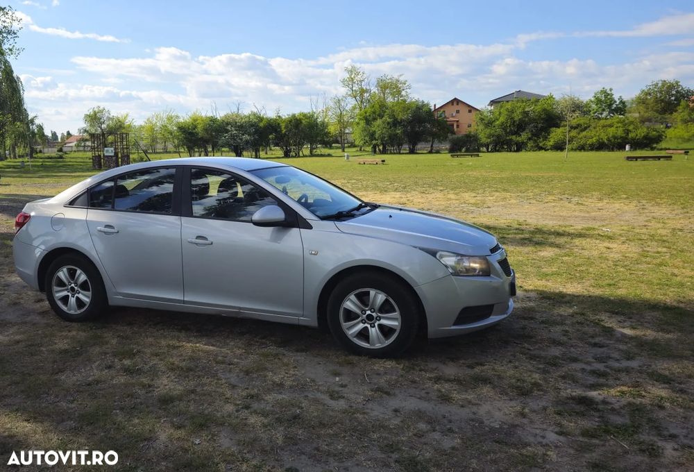 Chevrolet Cruze 2.0 LS - 6