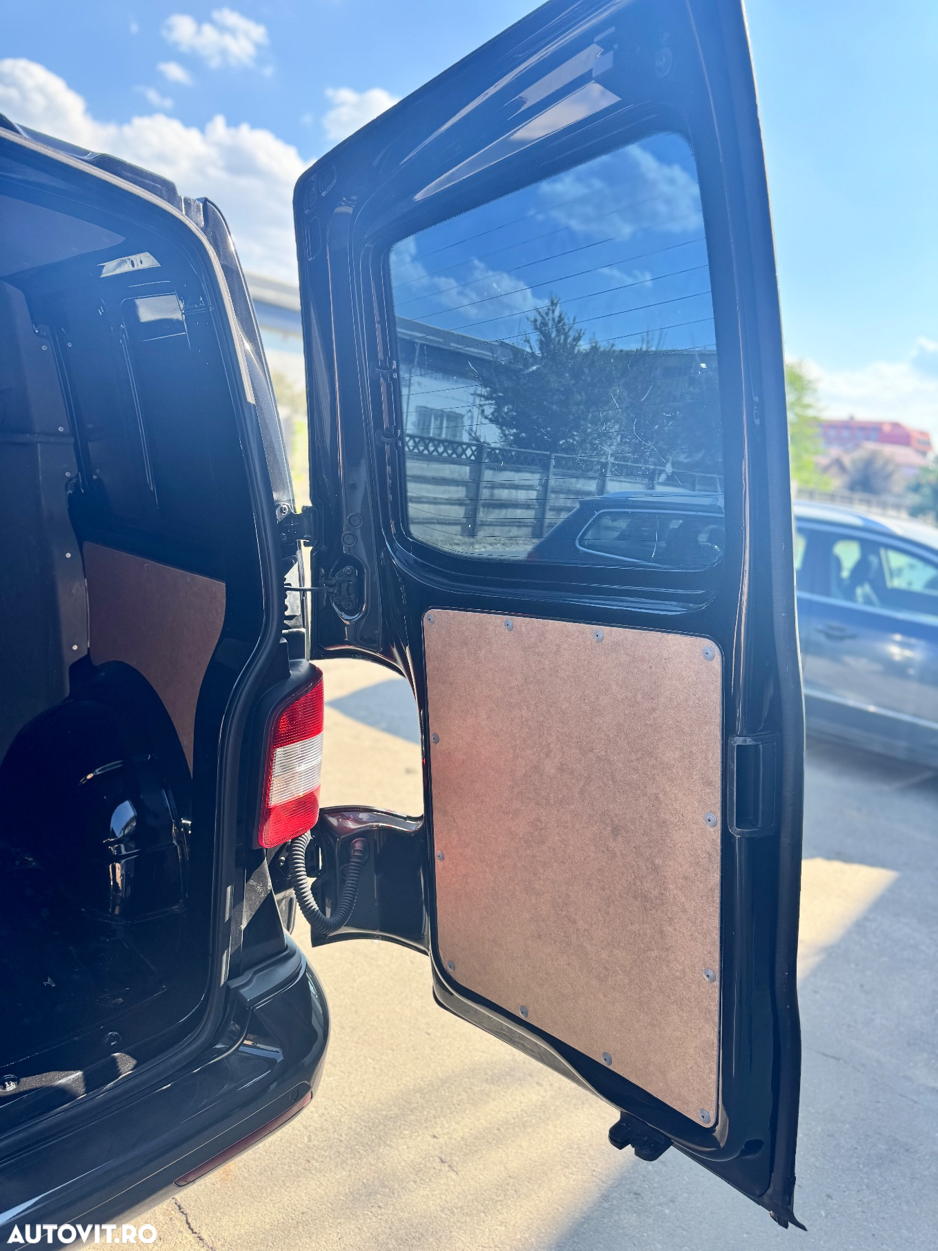 Volkswagen Transporter - 11
