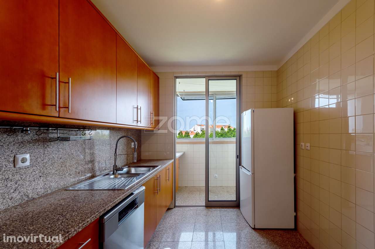 T2 de Luxo em Condomínio Semi-Privado | Varanda & Jardim - Grande imagem: 4/48