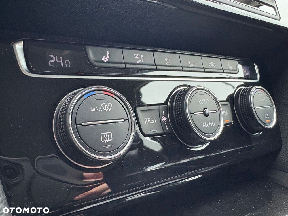 Volkswagen Passat - 29