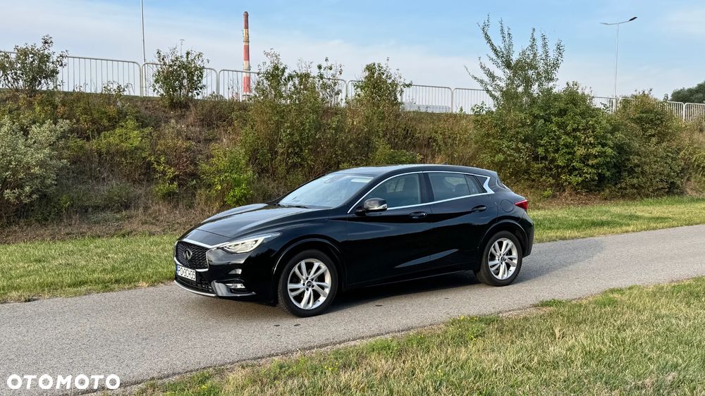 Infiniti Q30 1.5d Premium City Black 7DCT - 1