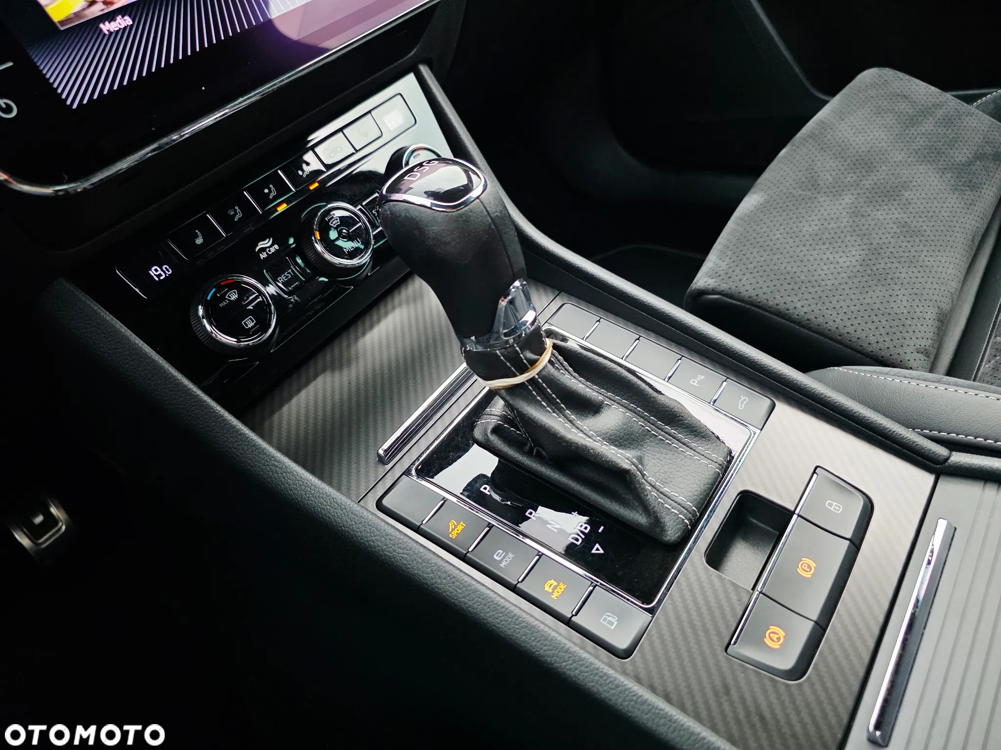 Skoda Superb 1.4 TSI Plug-In Hybrid Sportline DSG - 24