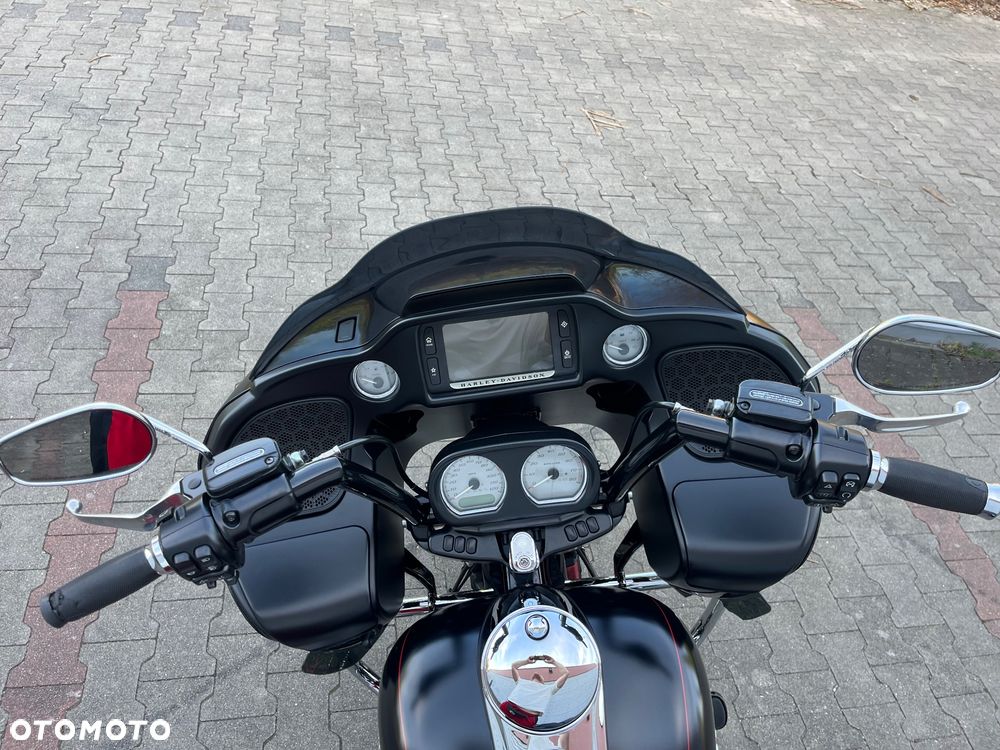 Harley-Davidson Touring Road Glide - 11