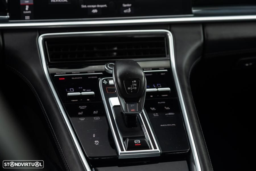 Porsche Panamera Sport Turismo 4 E-Hybrid - 34