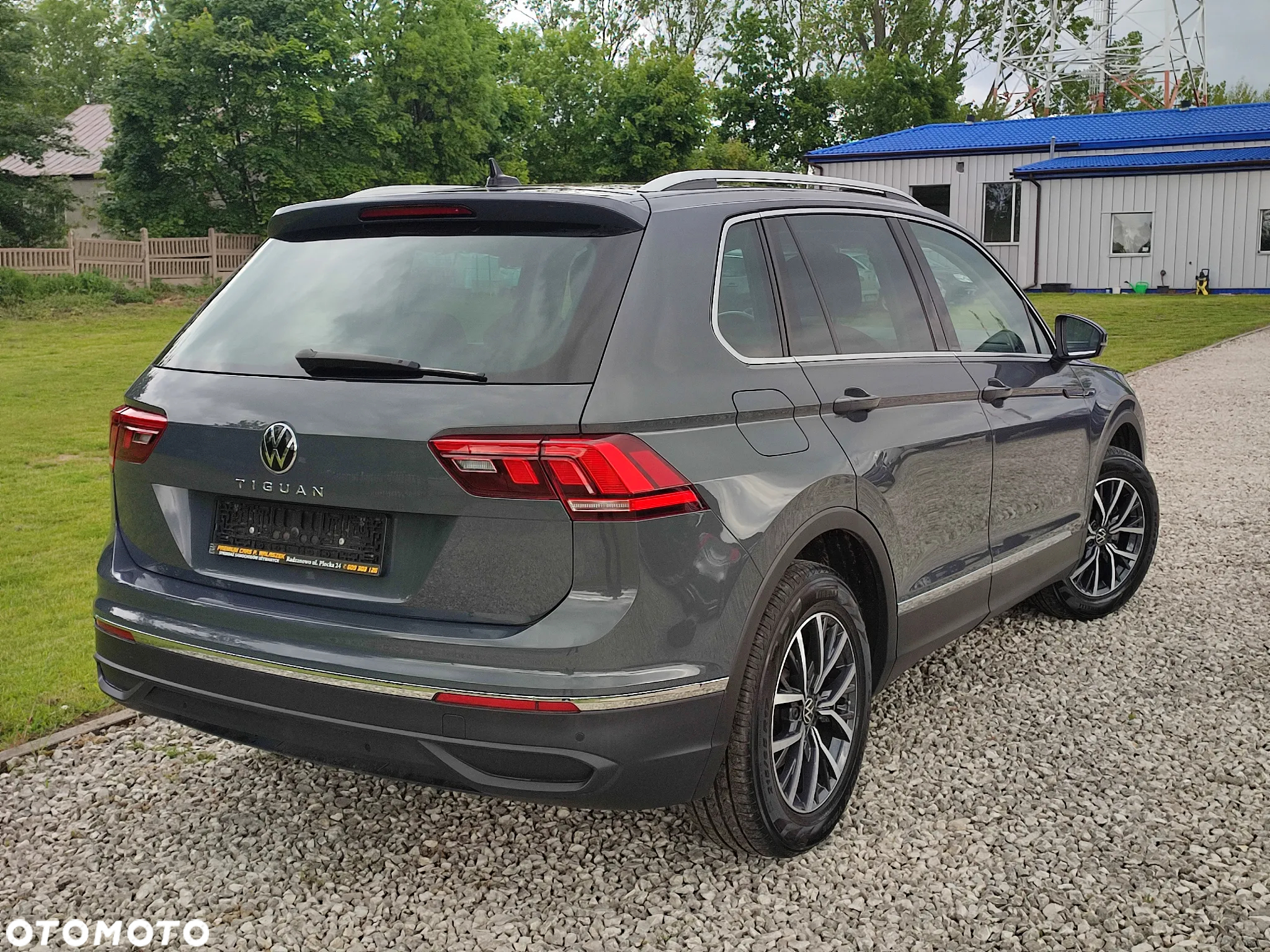 Volkswagen Tiguan - 8