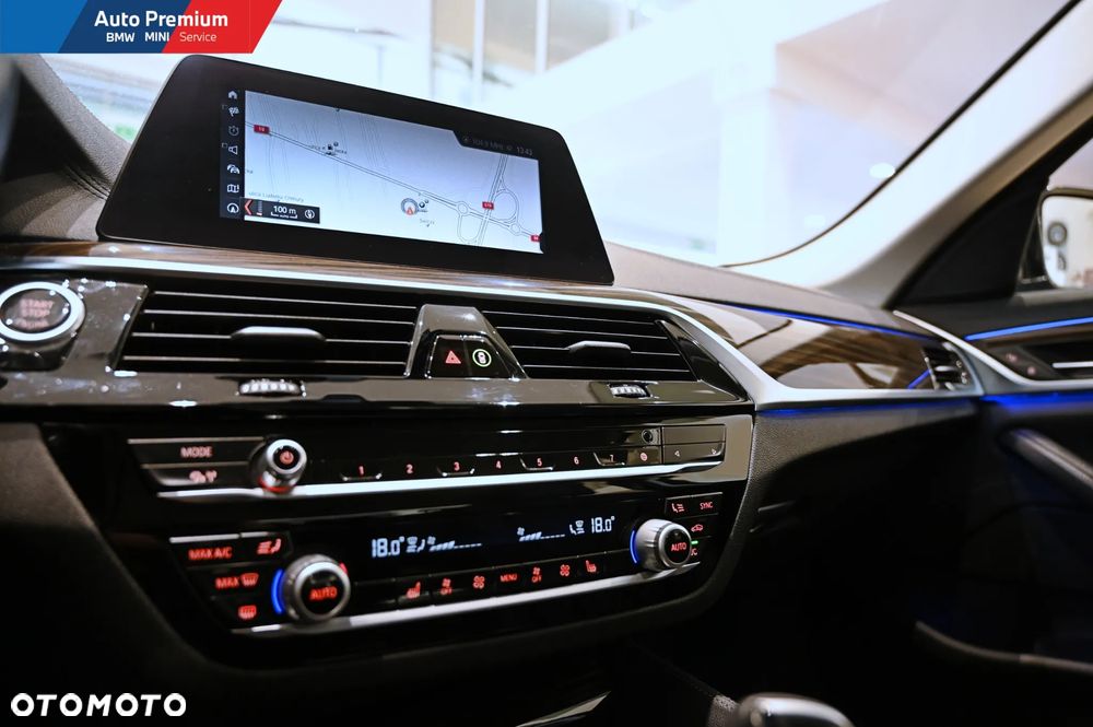 BMW Seria 5 520d xDrive - 10