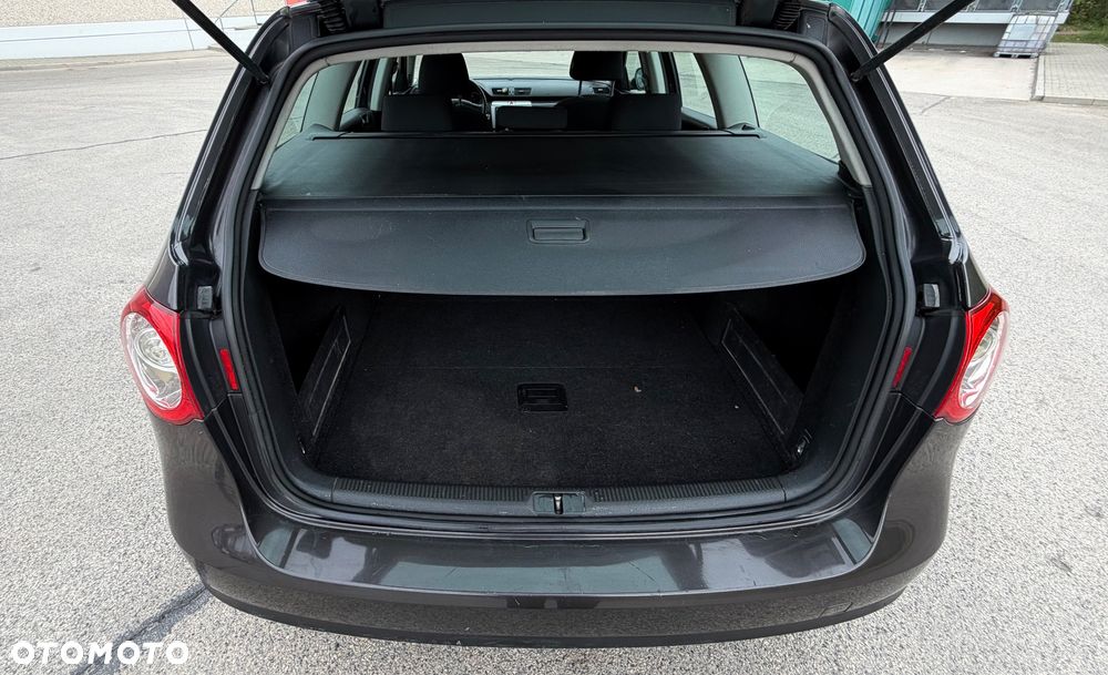 Volkswagen Passat 2.0 TDI DSG Comfortline - 12