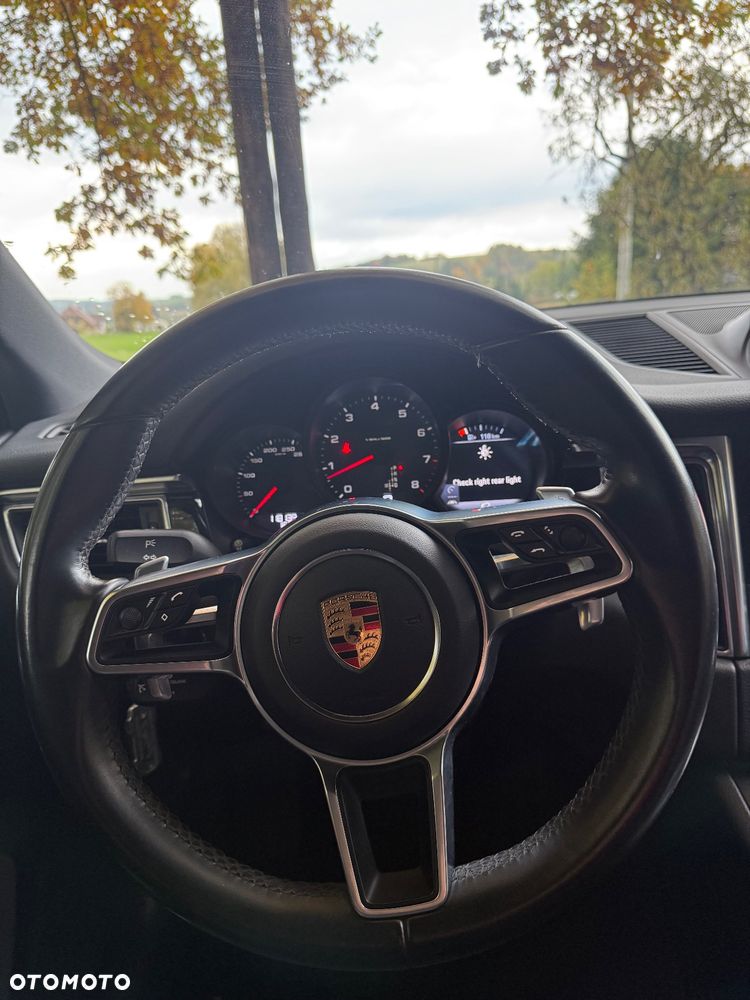 Porsche Macan S - 22