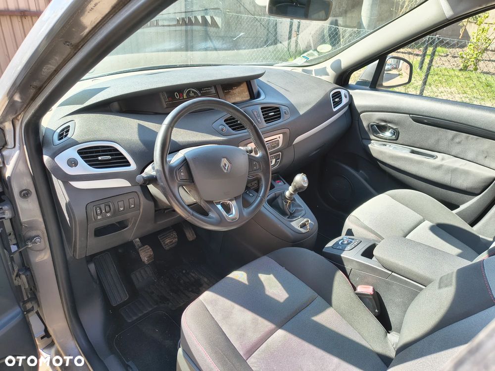 Renault Grand Scenic - 15