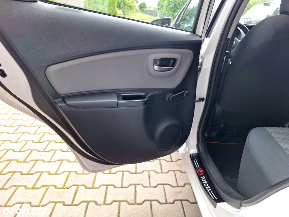 Toyota Yaris - 16