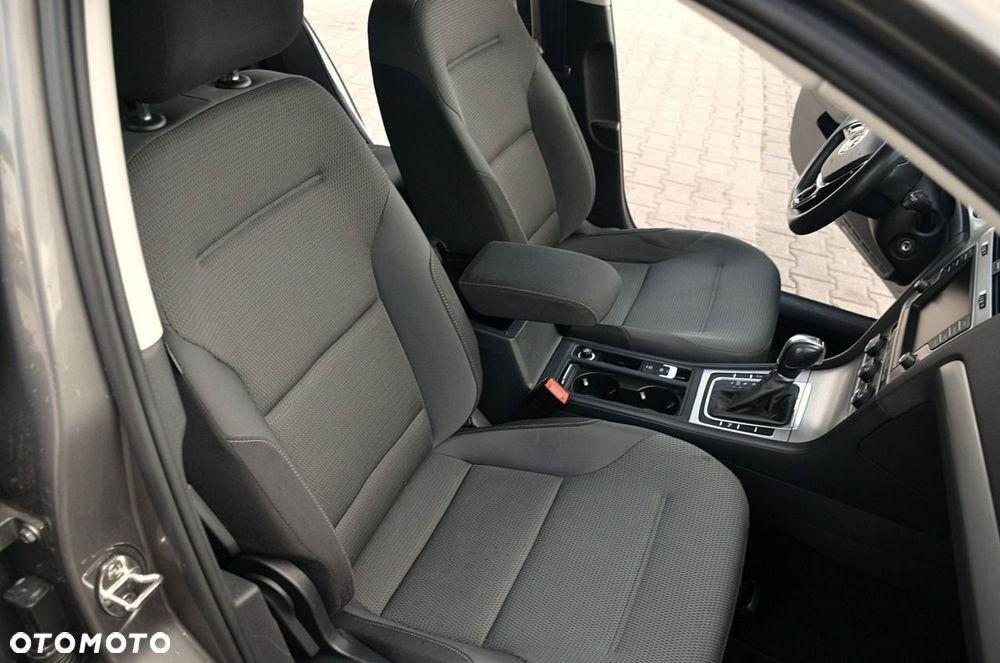 Volkswagen Golf - 20