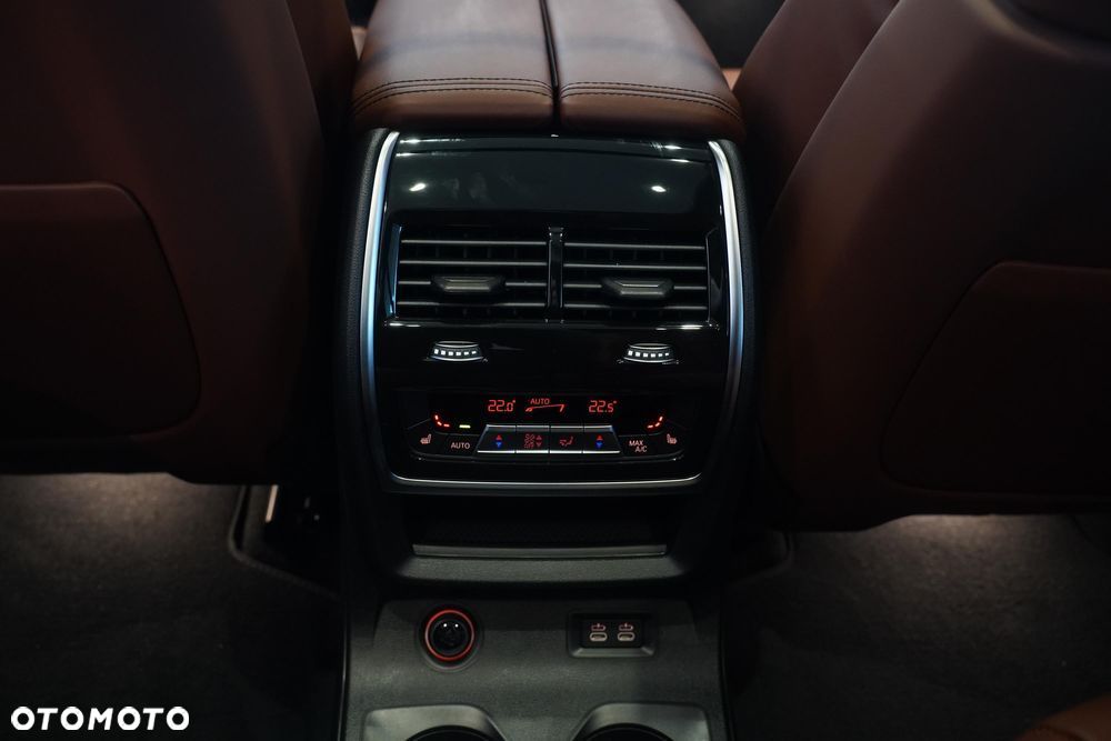 BMW X7 - 14