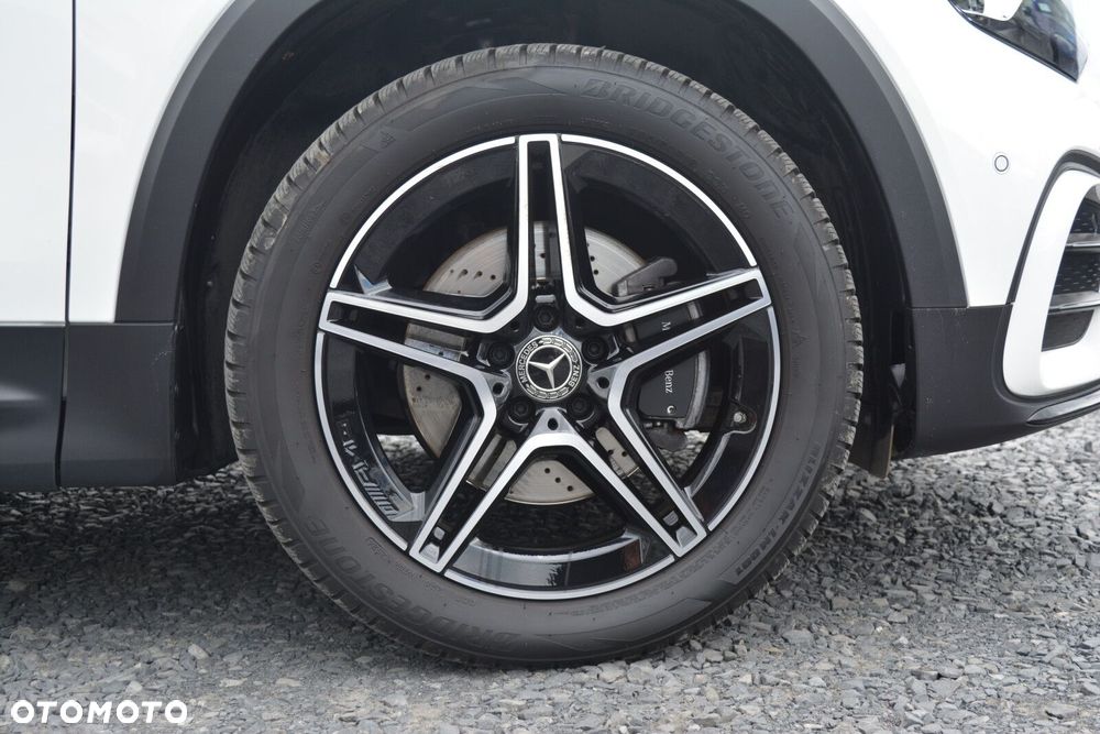 Mercedes-Benz GLB - 12