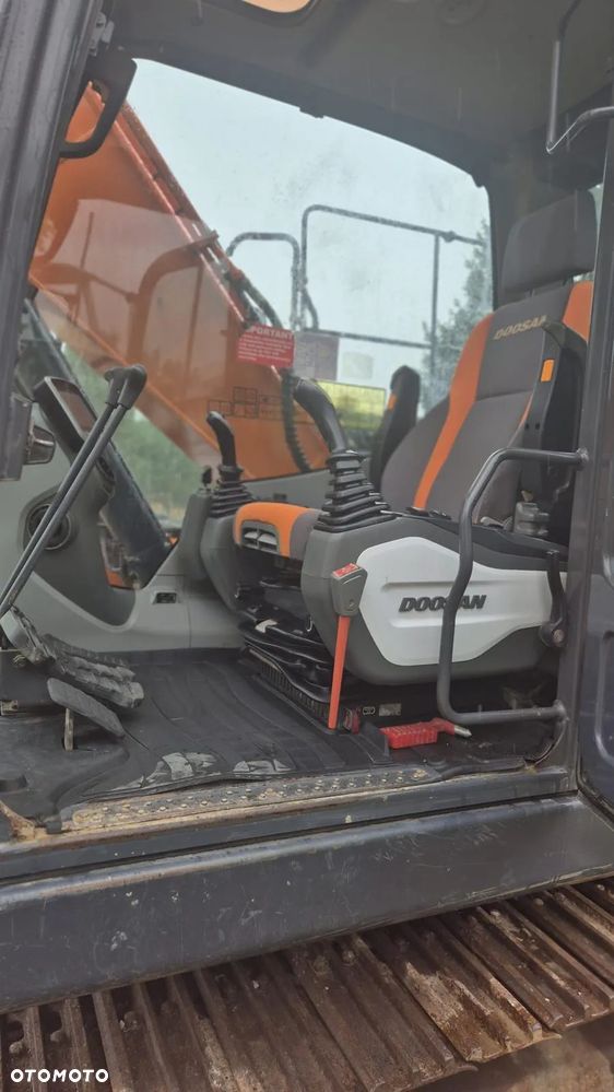 Doosan DX 140  LC - 5  KOPARKA GĄSIENICOWA - 14