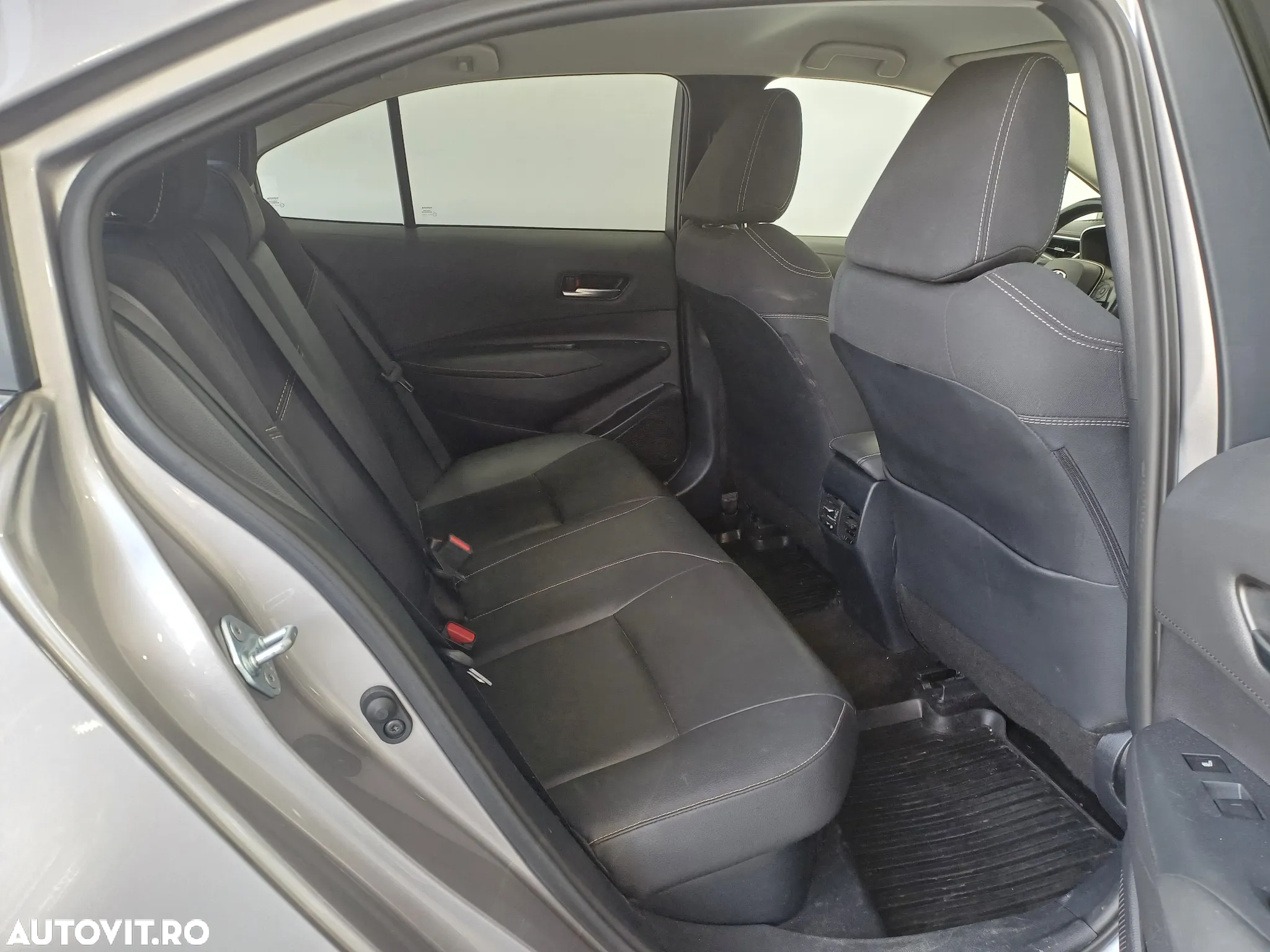 Toyota Corolla 1.8 HSD Dynamic - 22