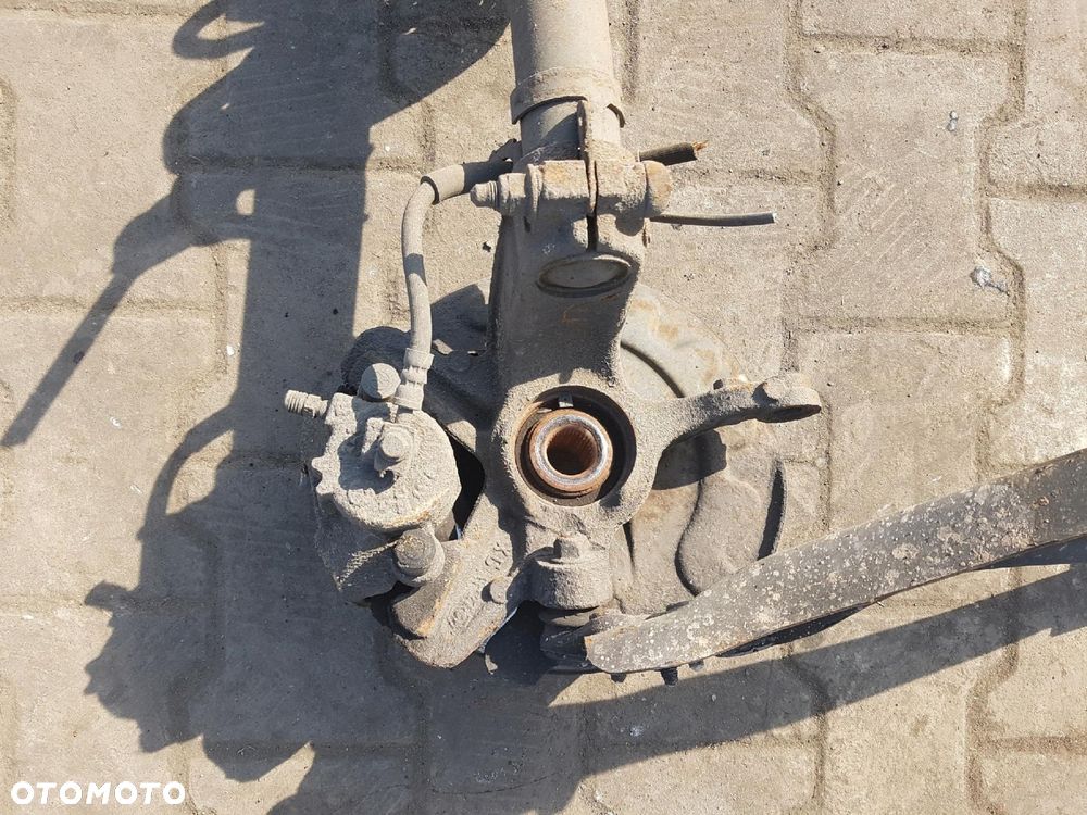 SKODA FABIA 3 III 6V 14r- 1.0 TSI AMORTYZATOR ZWROTNICA PRAWA PRZÓD - 4