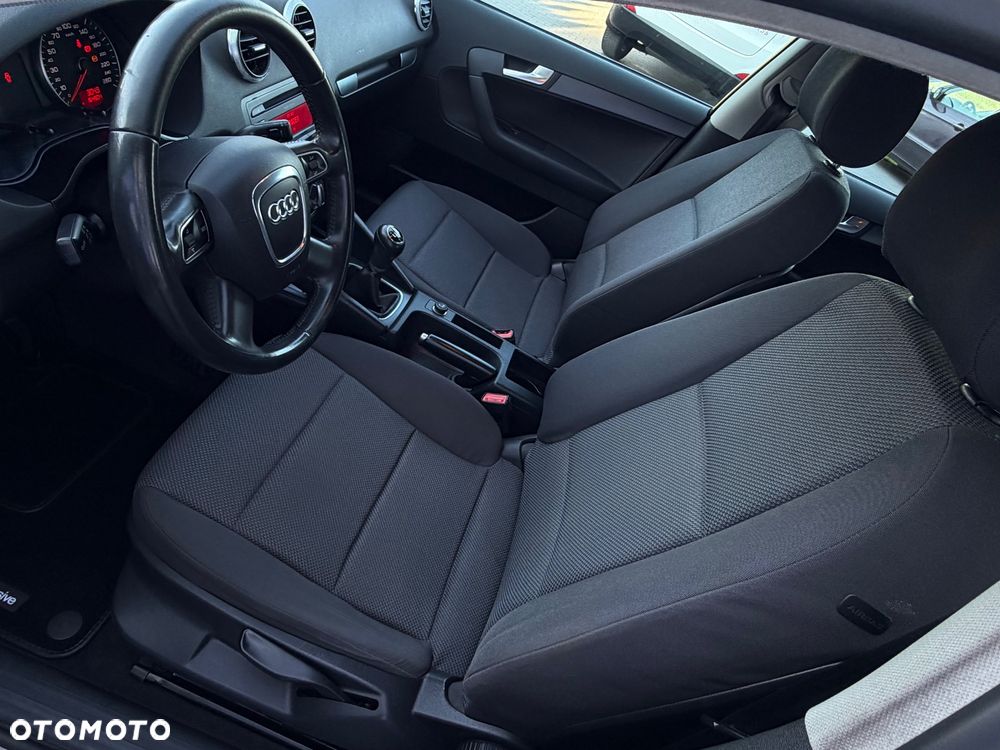 Audi A3 Sportback 1.6 Attraction - 23