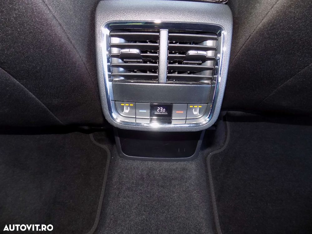 Skoda Octavia 2.0 TDI STYLE DSG - 30