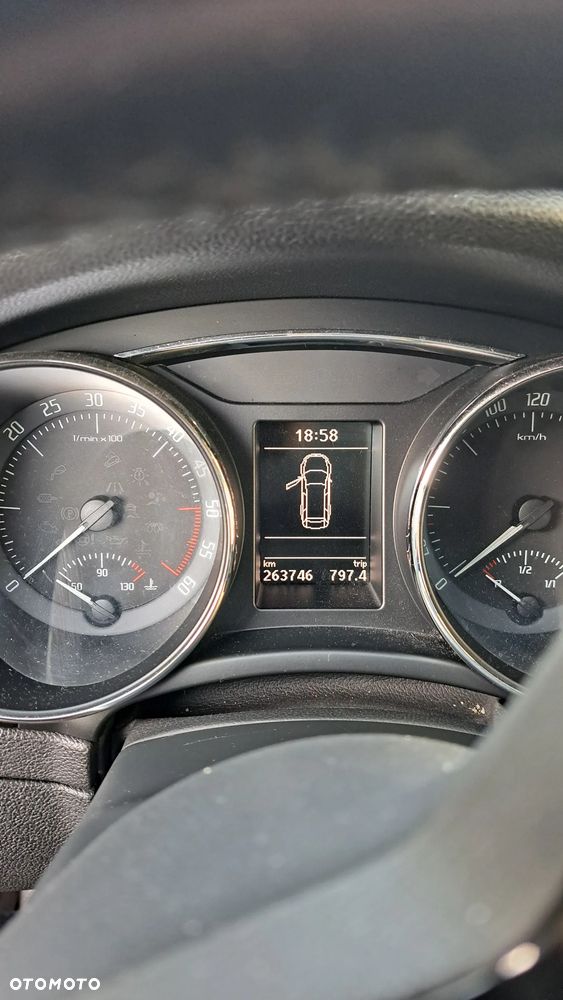 Skoda Superb 2.0 TDI Elegance - 23