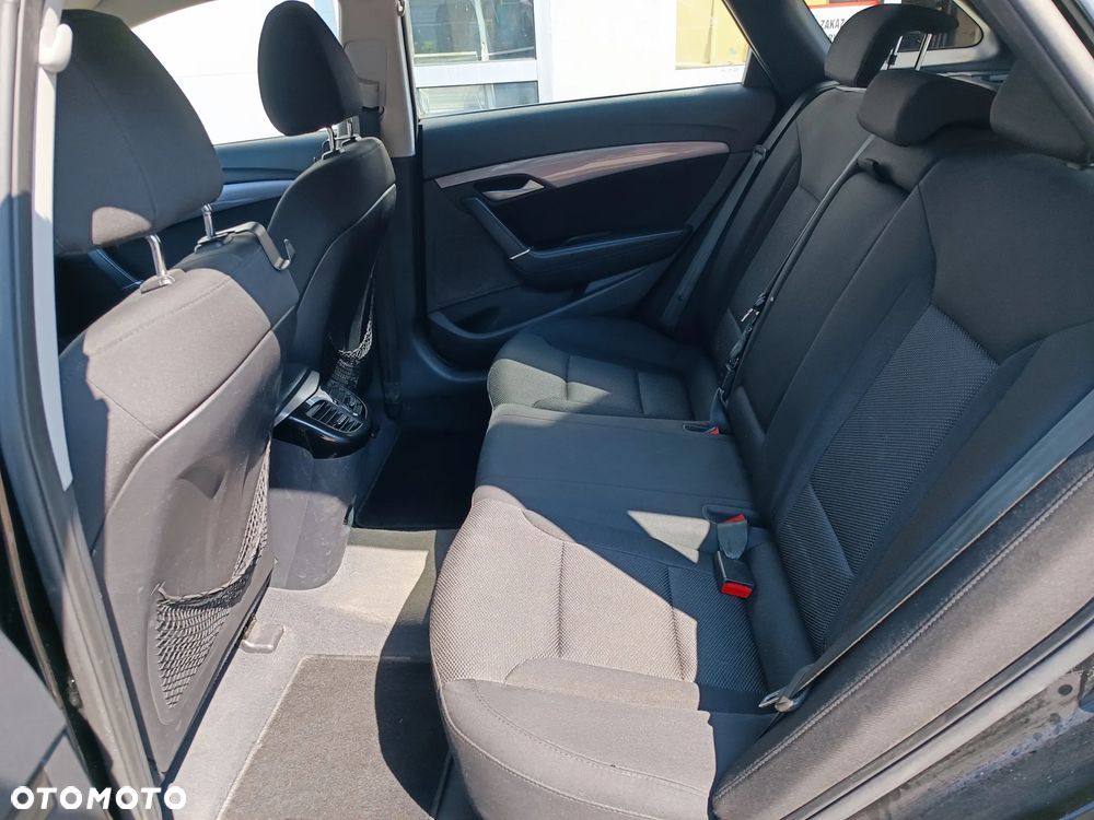 Hyundai i40 Kombi blue 1.7 CRDi Style - 24