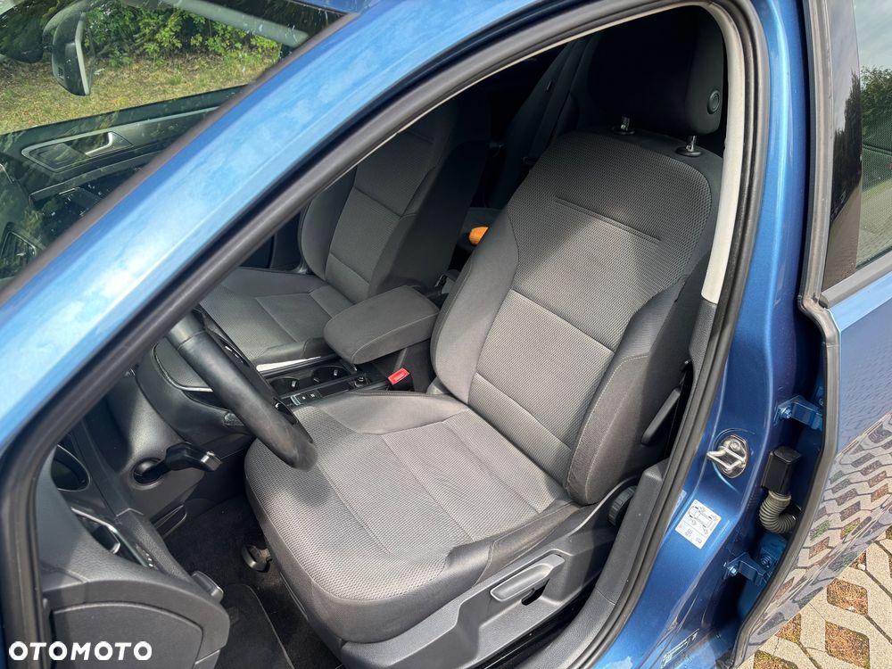 Volkswagen Golf - 11