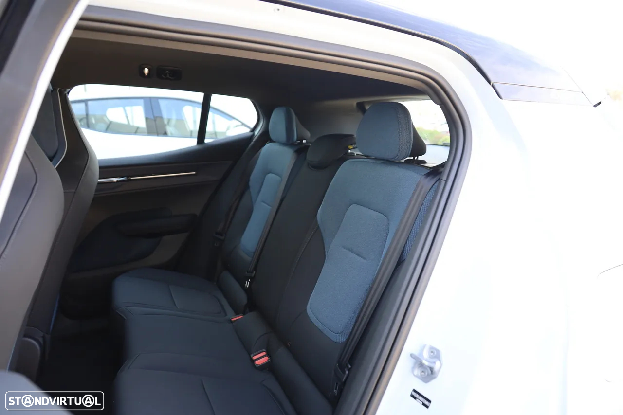 Volvo EX30 69 kWh Single Motor Extended Range Plus - 10