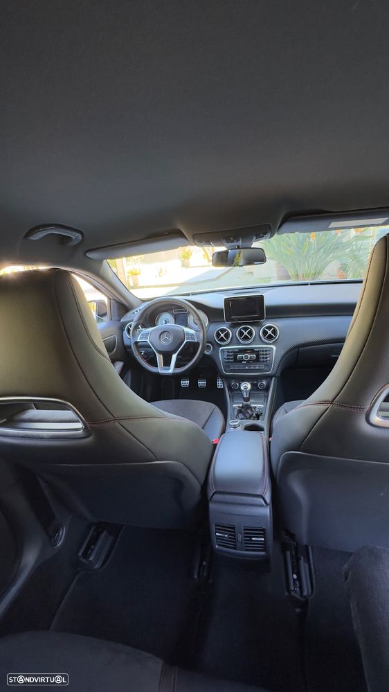 Mercedes-Benz A 180 AMG Line - 5