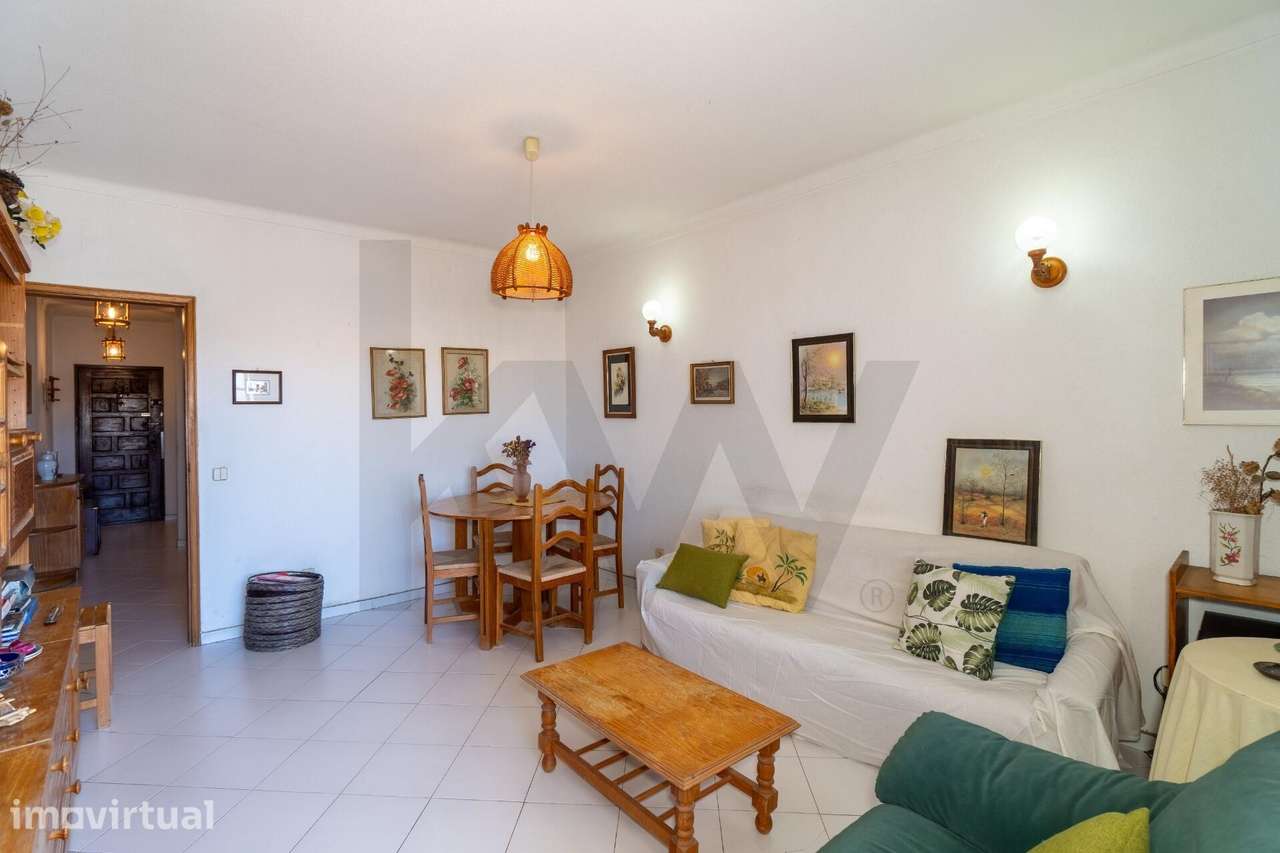 Oportunidade T2 Duplex em Albufeira: Vista Mar, Orientação Solar e Pot - Grande imagem: 2/30
