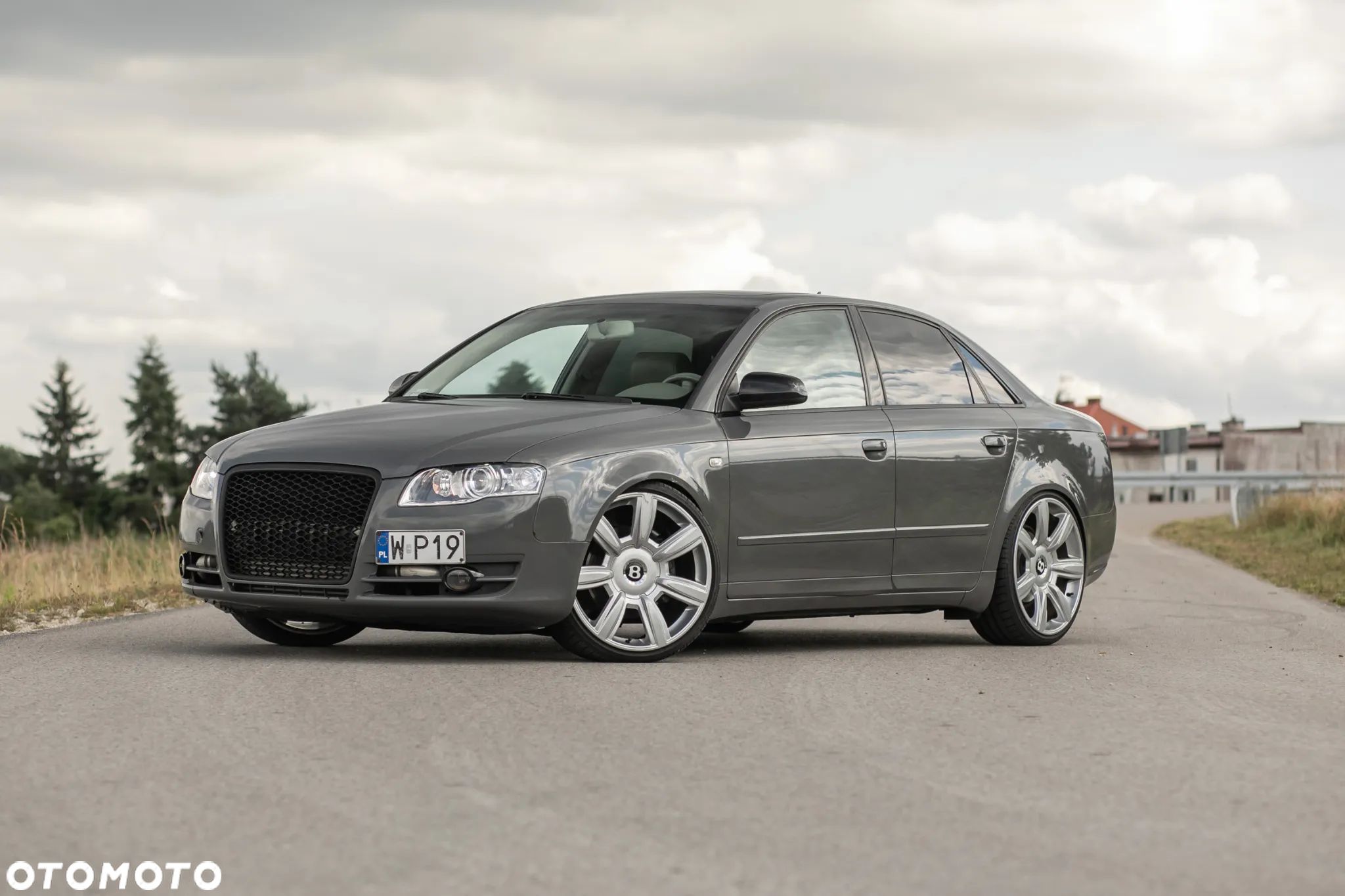 Audi A4 2.0T FSI Quattro - 1