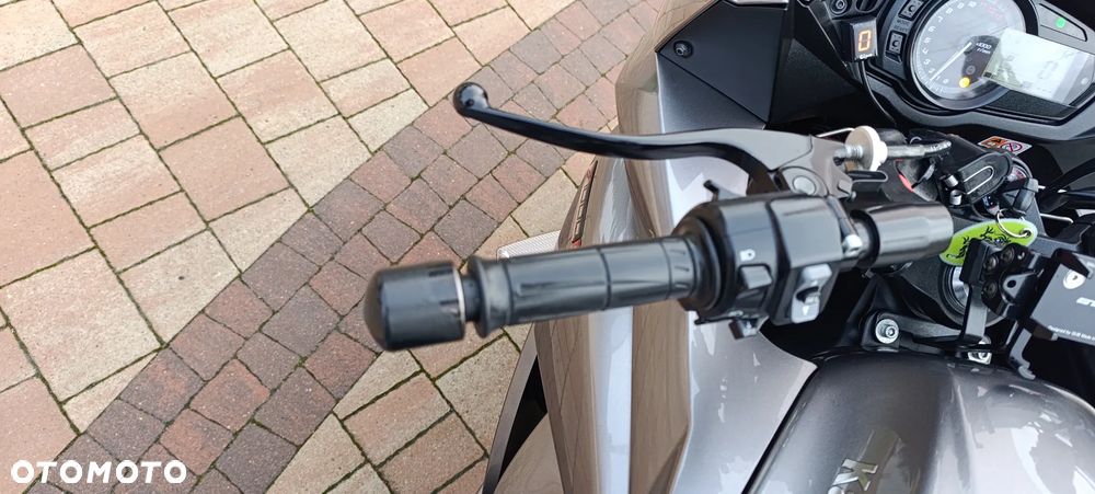 Kawasaki Ninja 1000 SX - 13