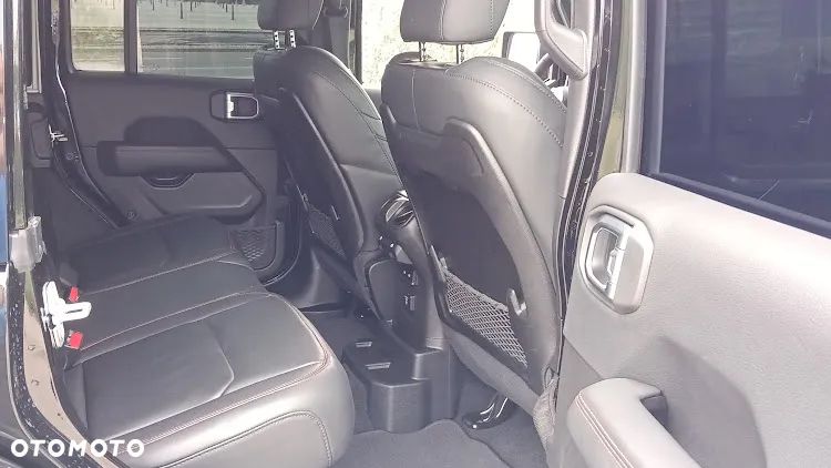 Jeep Wrangler - 10