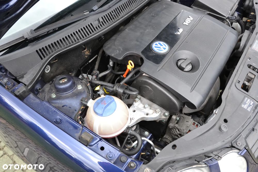 Volkswagen Polo 1.4 16V Comfortline - 14