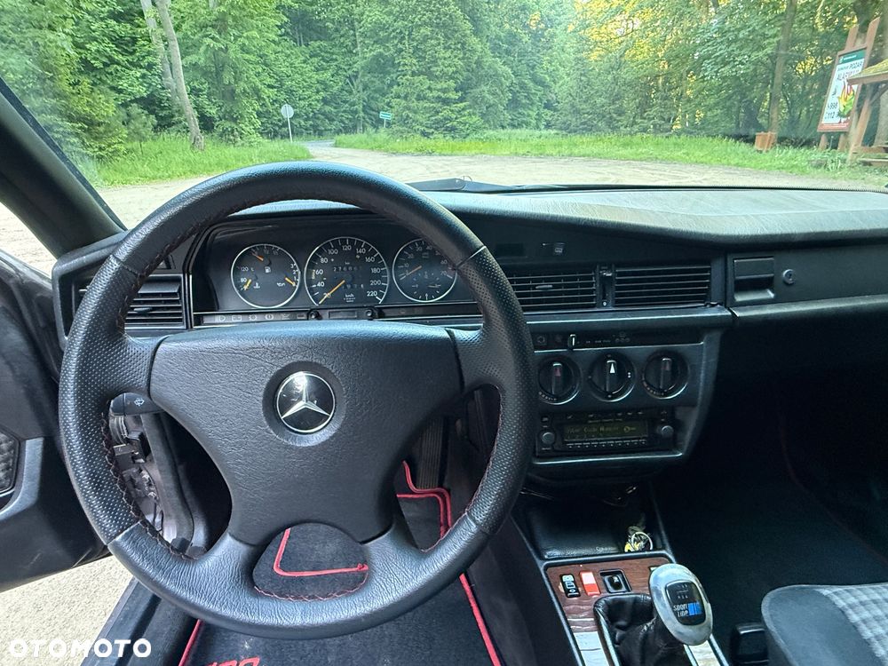 Mercedes-Benz W201 (190) - 15