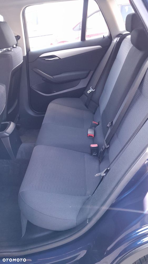 BMW X1 xDrive18d - 11