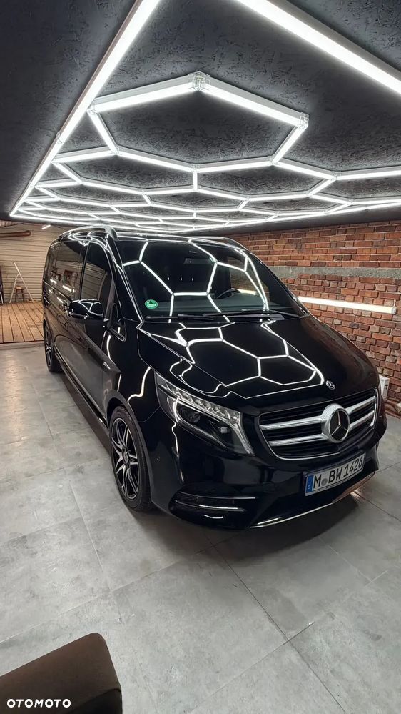 Mercedes-Benz Klasa V - 6