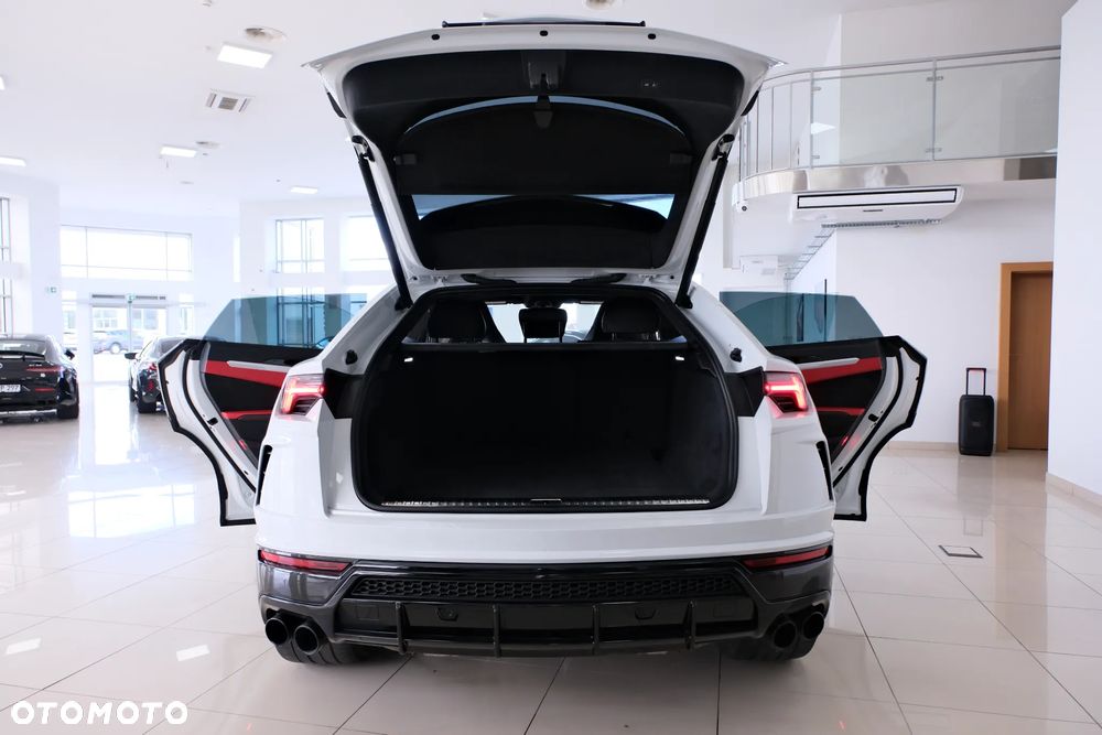 Lamborghini Urus - 40