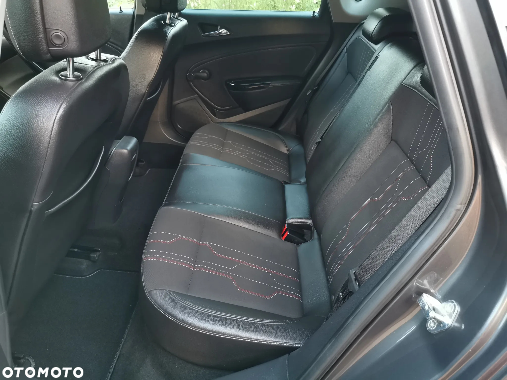 Opel Astra 1.4 Turbo 150 Jahre - 20