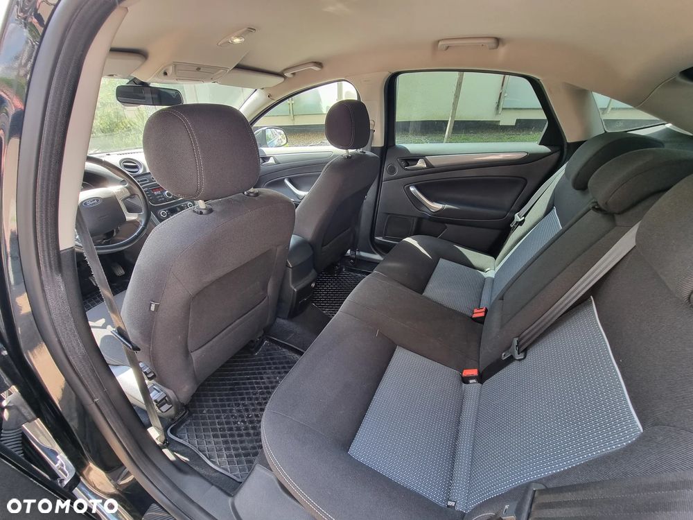 Ford Mondeo - 11