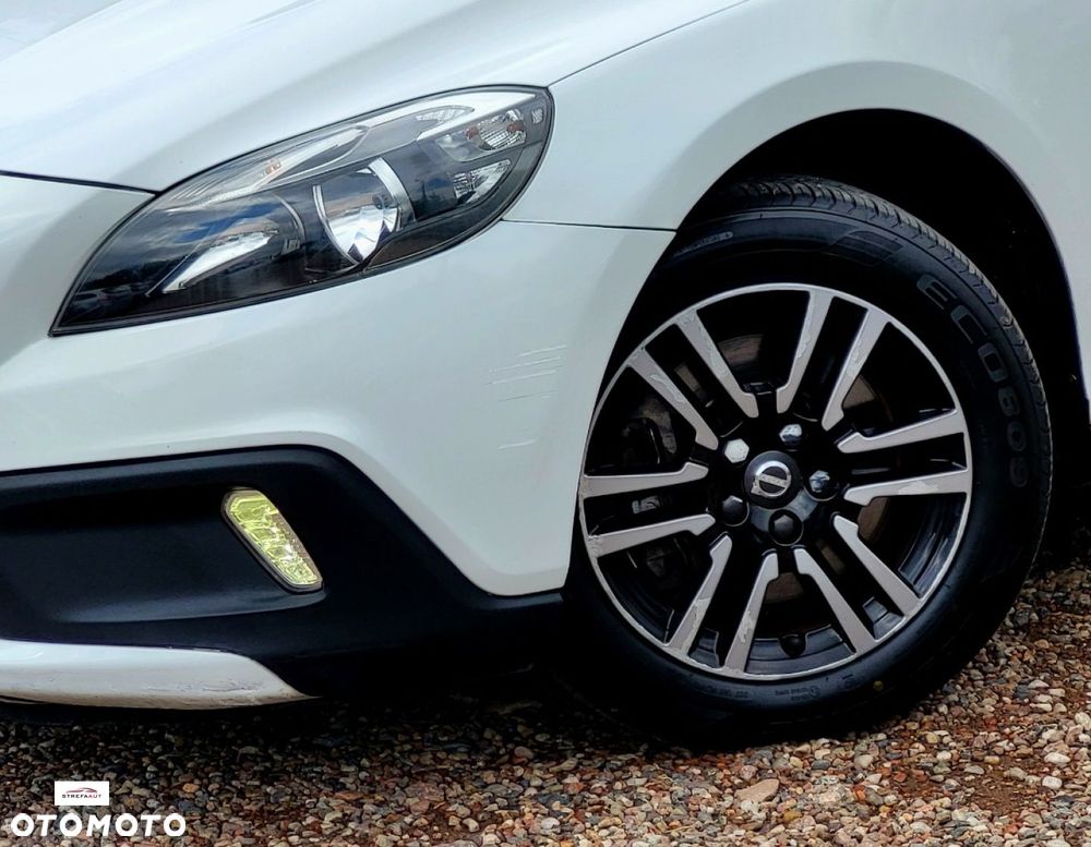 Volvo V40 Cross Country - 24