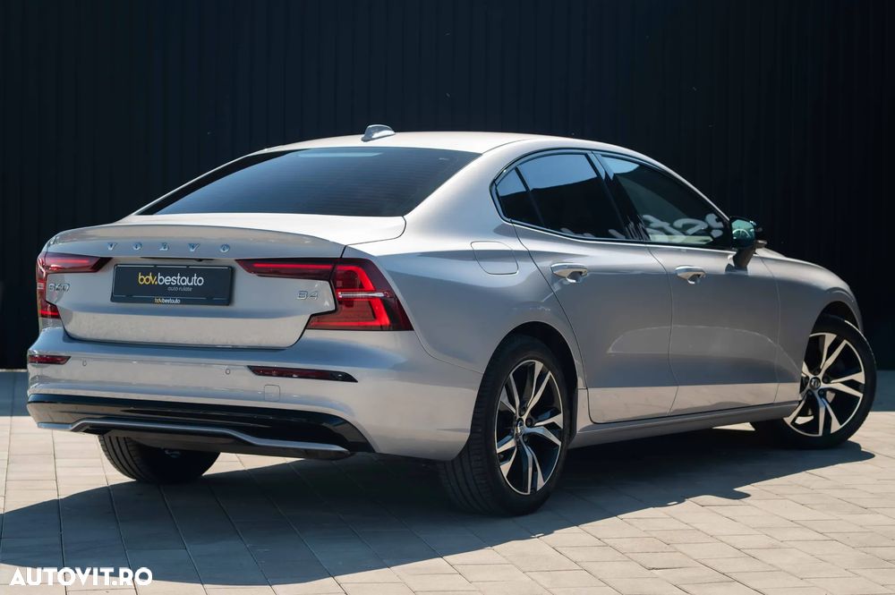 Volvo S60 B4 MHEV AT Plus Dark - 7