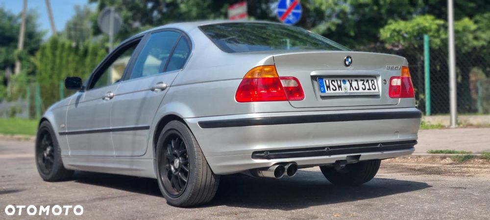 BMW Seria 3 320i - 8