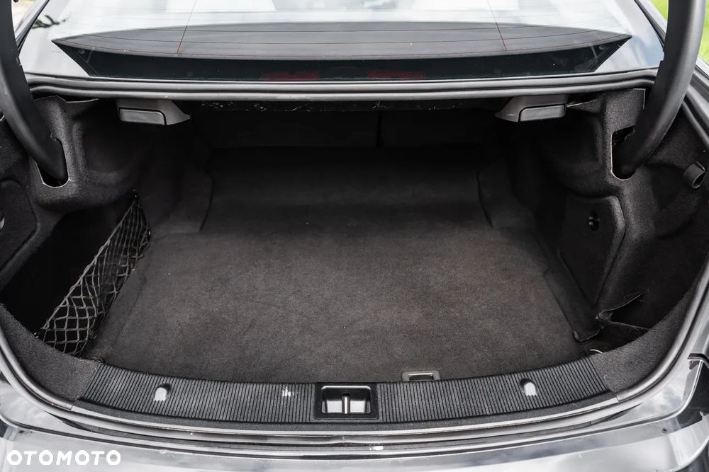 Mercedes-Benz Klasa E 250 CDI 4-Matic BlueEff - 28