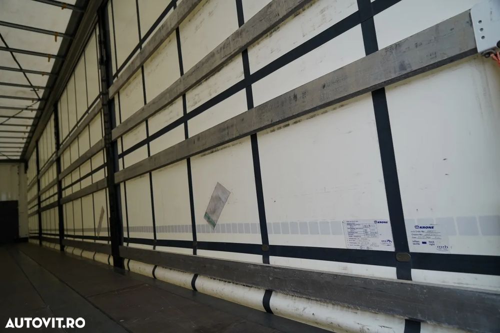 Krone CORTINĂ KRONE / 2024 / COȘ PENTRU PALEȚI / 2 AXE RIDICATIVE / PUȚIN FOLOSIT / - 17