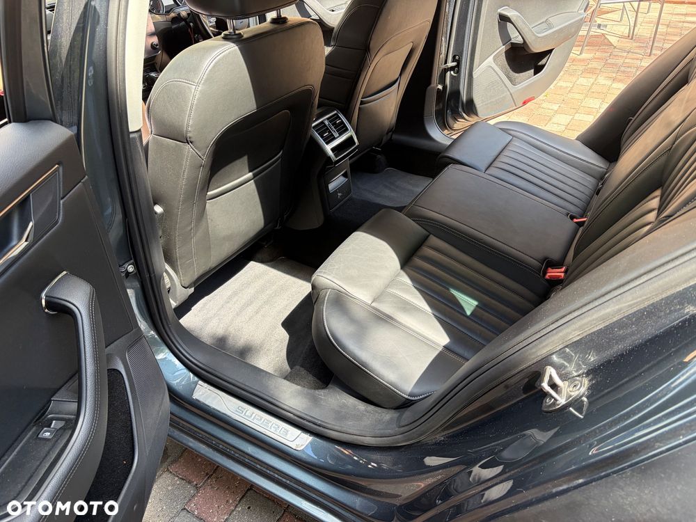 Skoda Superb 2.0 TDI SCR Active DSG - 14