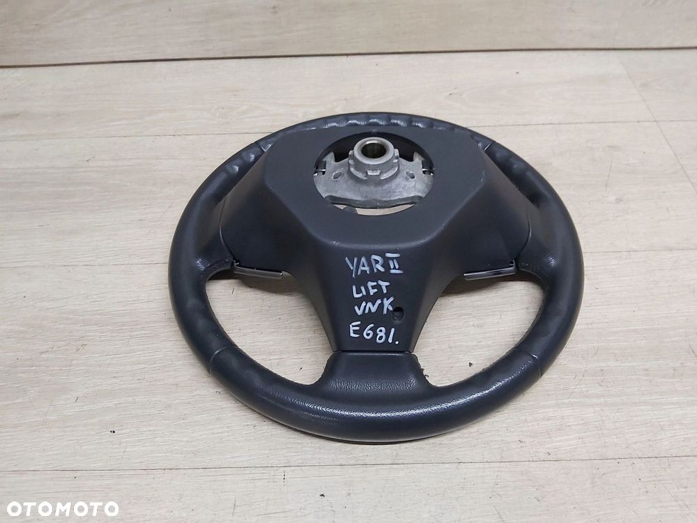 Toyota Yaris II 06 - 11r kierownica skóra Francuz - 16