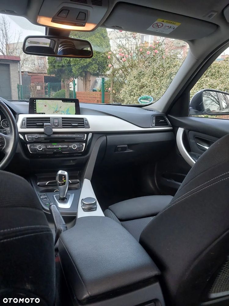 BMW Seria 3 320d Efficient Dynamics - 13