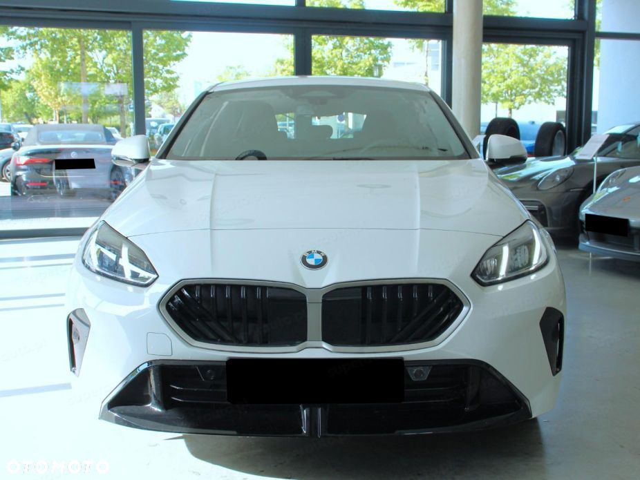 BMW Seria 1 120 mHEV - 8