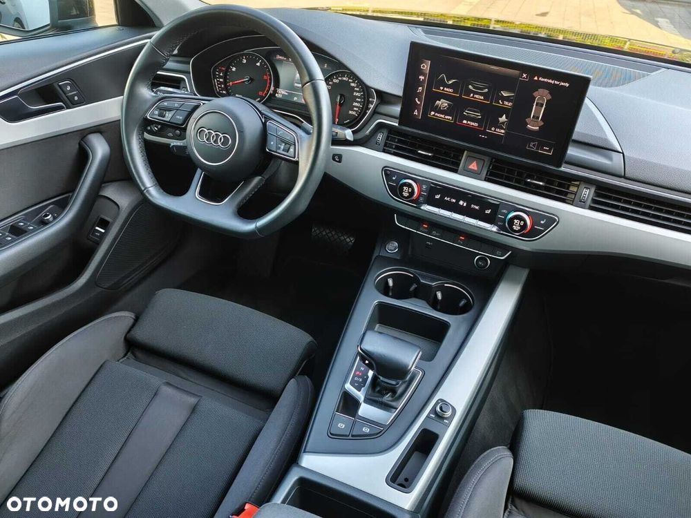 Audi A4 Limousine - 16